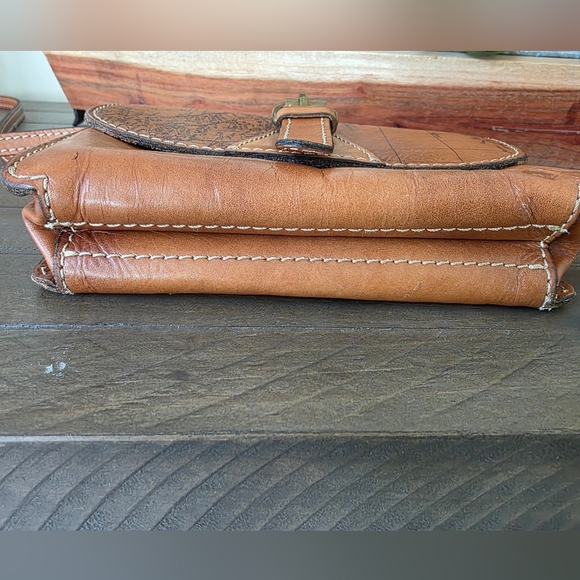 Patricia Nash Torrie Crossbody In Signature Map Print - Picture 8 of 9